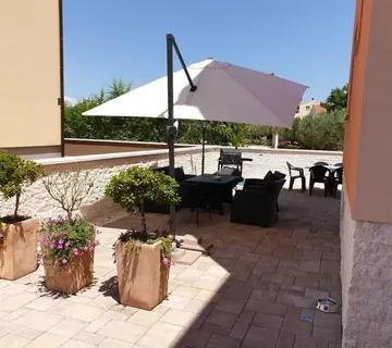 Apartmani Color - cover