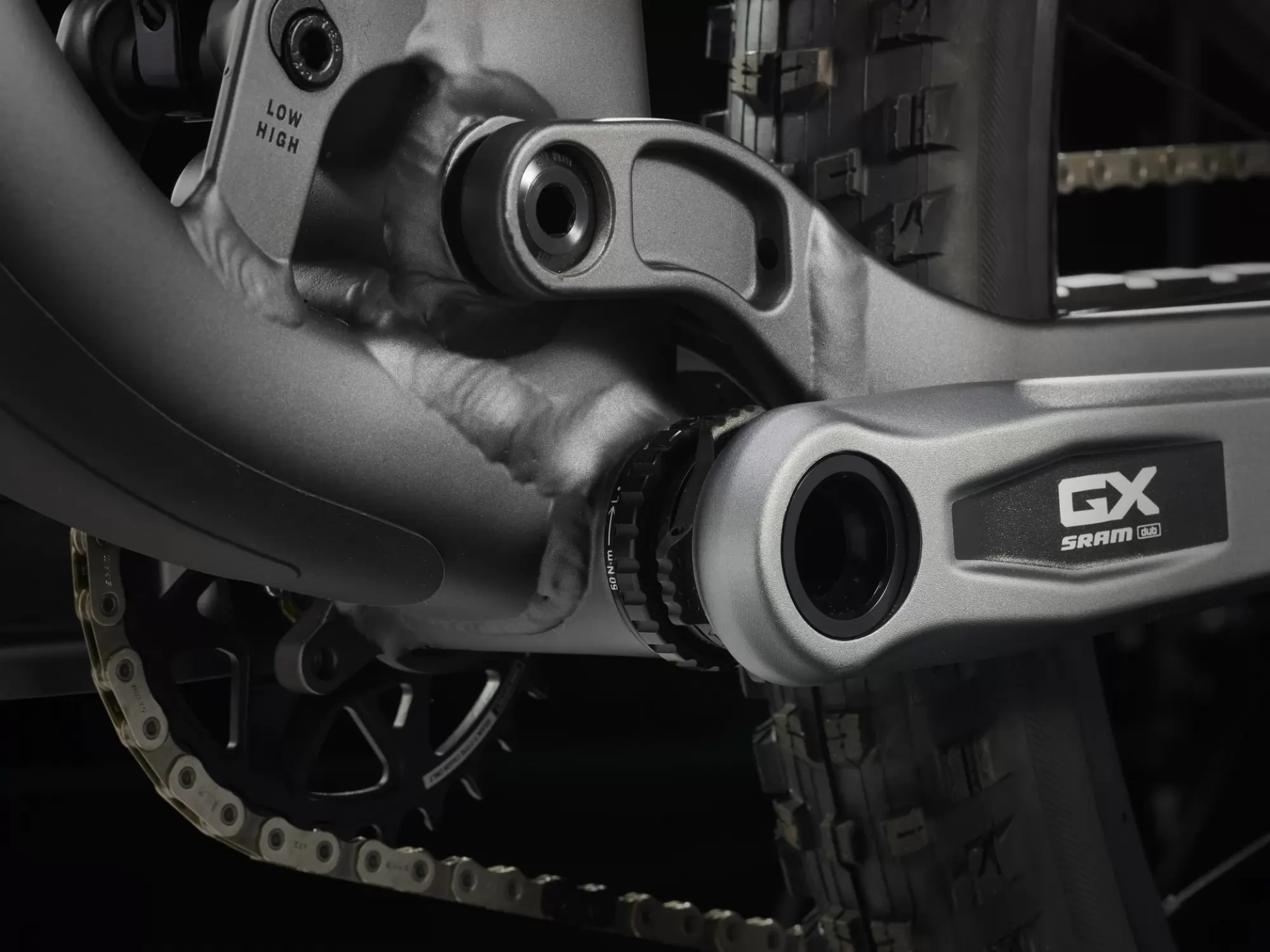 top-fuel-8-gx-axs-t-type-2024-matte-dnister-black-37535-17011637925917