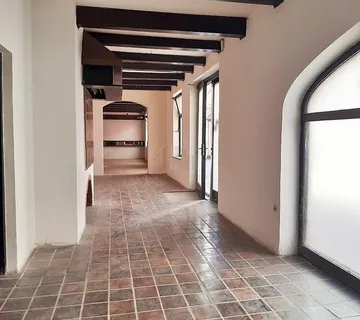 Poslovni prostor: Zagreb- strogi centar- Ilica-250 m od Trga, 333 m2 (prodaja)