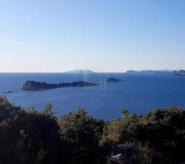 Cavtat, građ zemlj 2500 m2, prvi red, za luksuzne ili apartmanske vile - Cavtat, Konavle