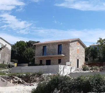 Istra, Trget, kuća 90 m2 sa bazenom, pogled na more, 450 m od mora