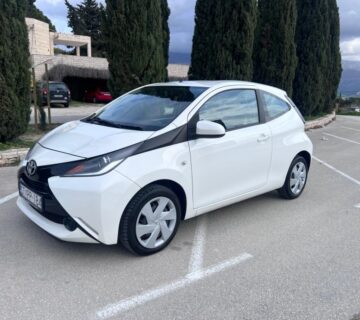 Toyota Aygo 1,0 - cover