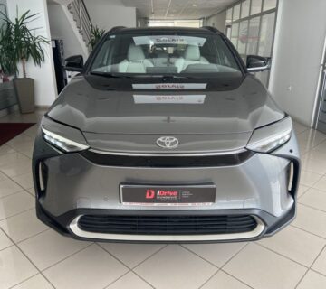 TOYOTA bZ4X 71.4 kWh 4X4 5D STYLE, 12.093 KM, VAŠA UŠTEDA 13.297 EUR ! - cover