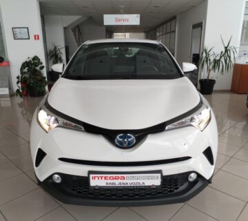 Toyota C-HR 1,8 C-ENTER, 1. VLASNIK, HR AUTO, REG 01/2025, GARANCIJA - cover