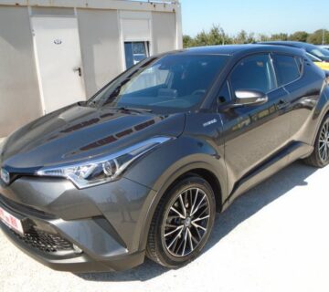 Toyota C-HR 1,8 HYBRID automatik - cover