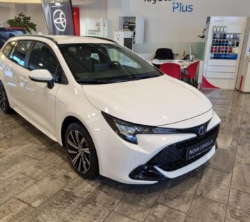 Toyota Corolla TS 1.8 hybrid SOL17...isporuka odmah, popust 5.000 eur - cover