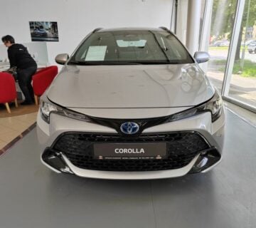 TOYOTA COROLLA TS 1.8 HYBRID, UŠTEDA DO 5.000 EUR! BRZA ISPORUKA !! - cover