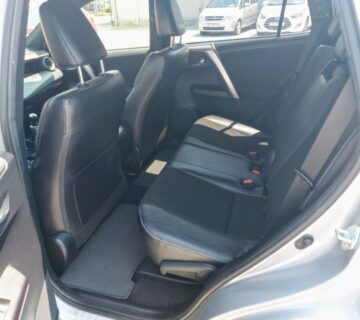 Toyota RAV4 2,0 D-4D 105.000 km/jamstvo 1 god/rata od 238 eur - cover