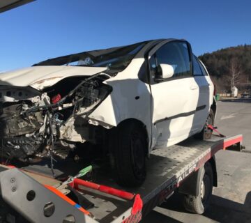 Toyota Yaris 1,3 VVT-i 37.000 km dijelovi - cover