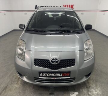 Toyota Yaris 1,4 D-4D - klima, MF volan, NAVI, odlicne gume - cover