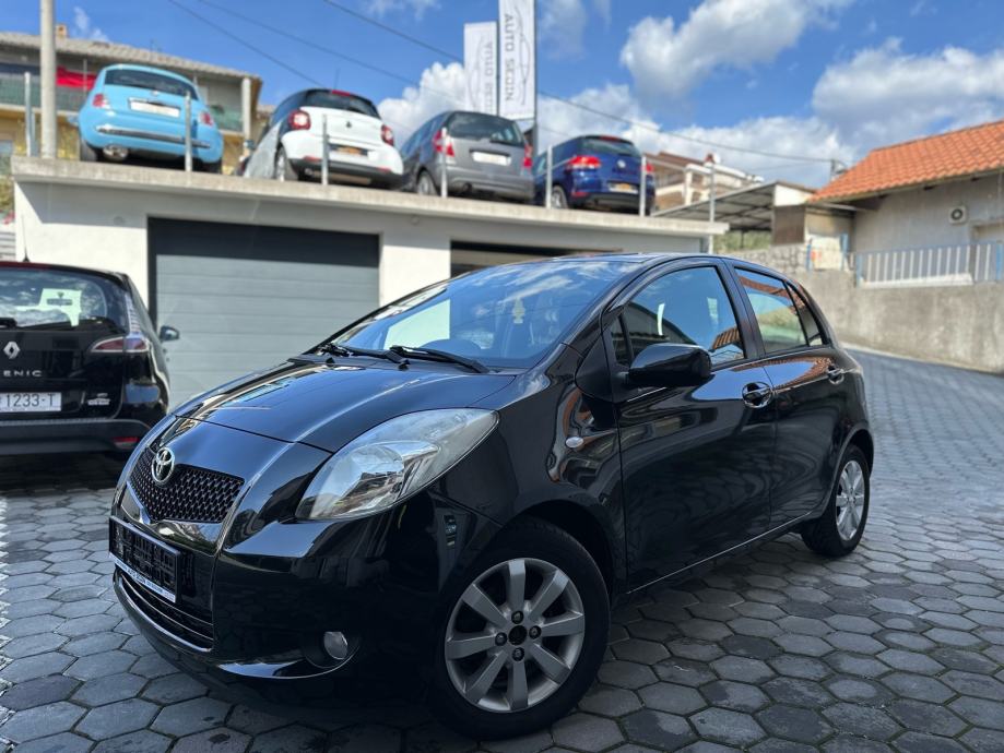 toyota-yaris-1.4-d-4d-maglenke-klima-servis-prije-isporuke-garancija-slika-217033698