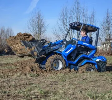 UTOVARIVAČ MULTIONE 7.3 SA TELESKOPOM I POGONOM 4 x 4 - Bestovje, Sveta Nedelja
