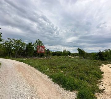 ISTRA, Kavran, više poljopr.  parcela 300-470 m2 - za prodaju - cover