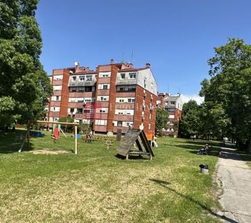 NAS. JELAS, dvosobni stan 60 m2, 3 KAT, centralno. - cover