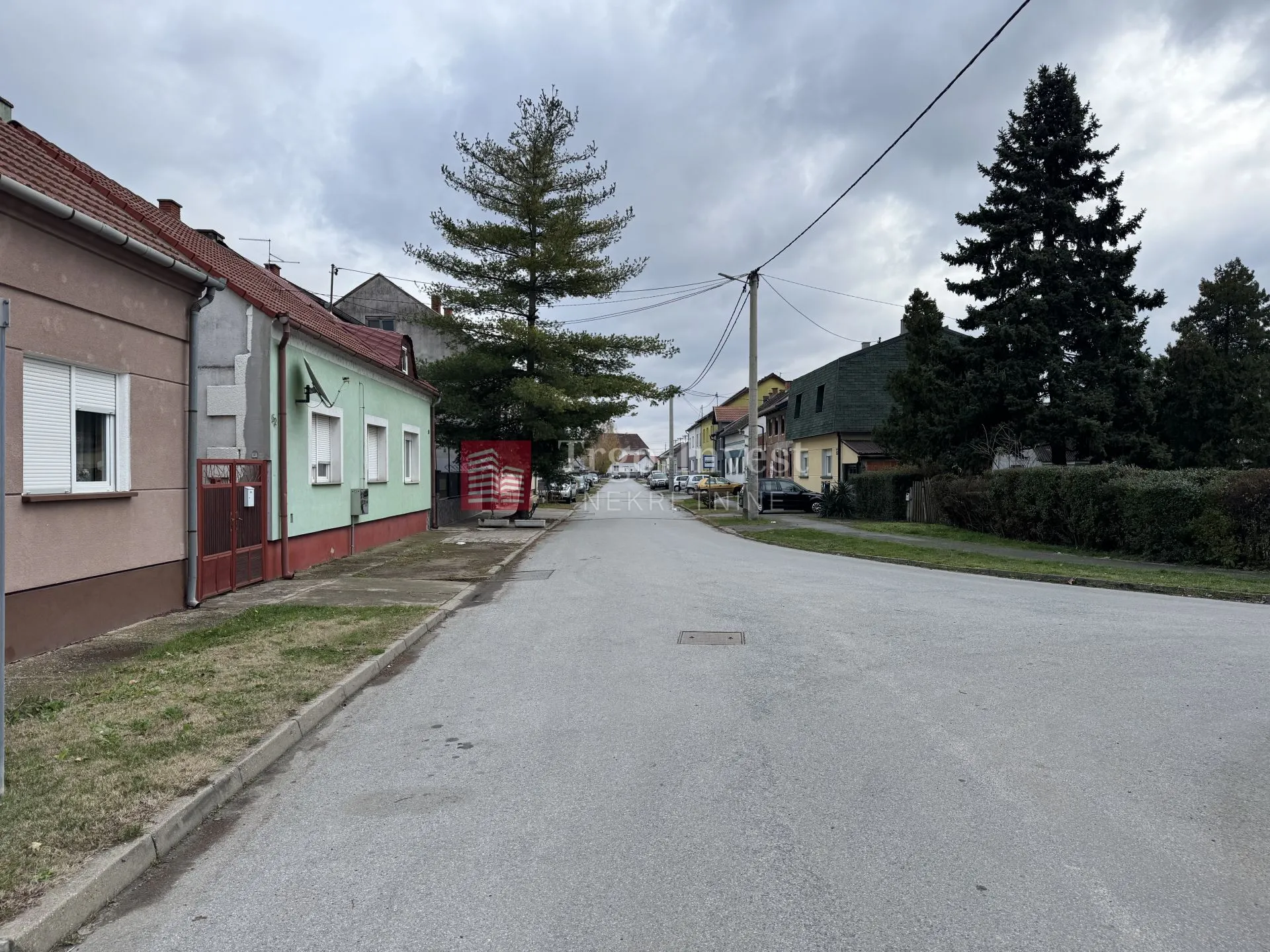 JADRANSKA UL. građ. zemljište 378 m², S1 zona - cover