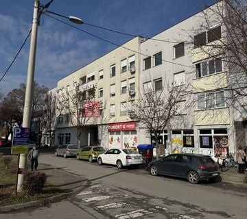 S.PL.HORVATA četverosoban stan, 101 m2, 3. kat, parking. - cover
