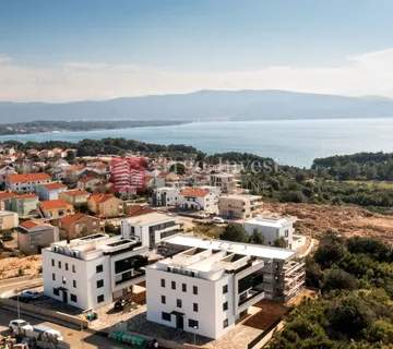 KRK - luksuzni četverosobni apartman 167m2 + bazen na krovu - cover