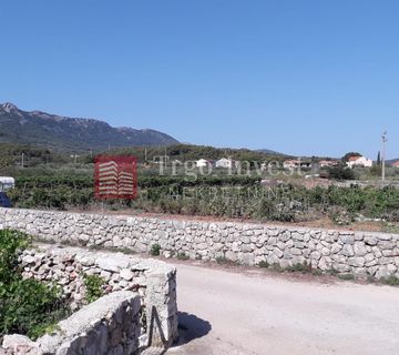 JELSA (Hvar), urbanizirano građevinsko zemljište 2048 m2, odlična lokacija - cover