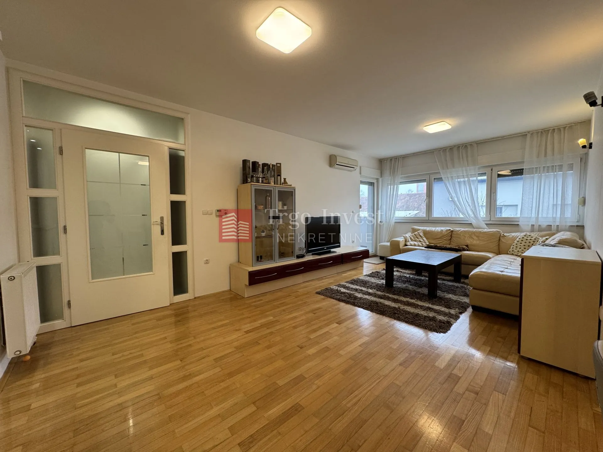 J.J. STROSSMAYERA četverosoban stan, 84 m2, 1. Kat, 2 park. mj., NAJAM - cover