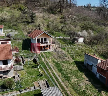 BROD. VINOGORJE vikend kuća 50 m², parcela 1.230 m² - cover