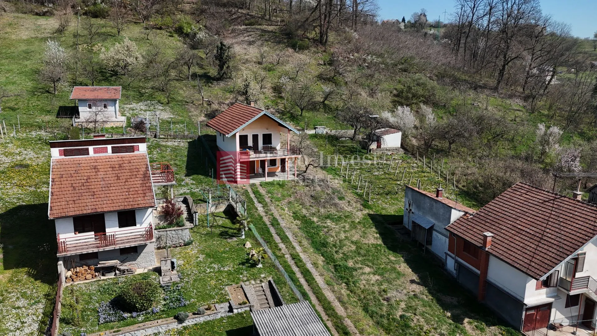 BROD. VINOGORJE vikend kuća 50 m², parcela 1.230 m² - cover