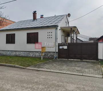 KOLONIJA - prizemnica 75 m2 + garaža i pomoćna zgrada - cover