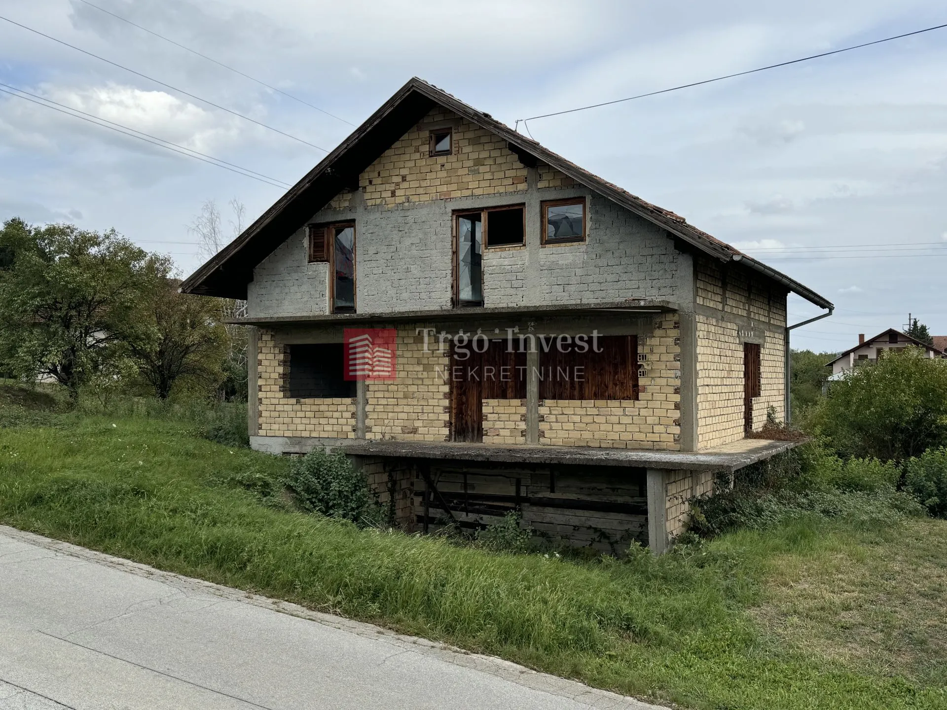 M. DIZDARA vis. prizemnica 160 m2. + podrum, ok. 1700 m2 - cover