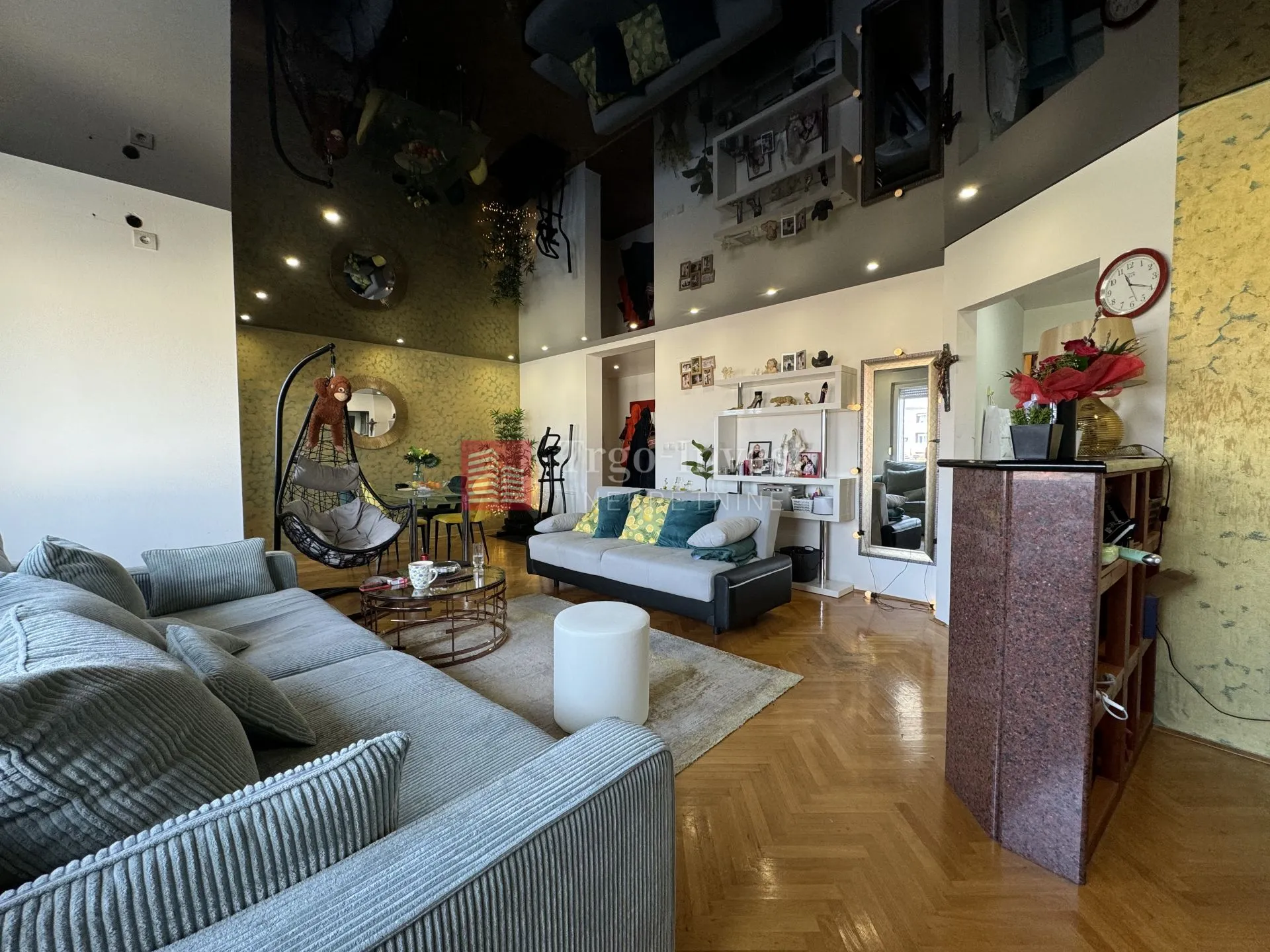 S.PL.HORVATA četverosoban stan, 101 m2, 3. kat, parking. - cover