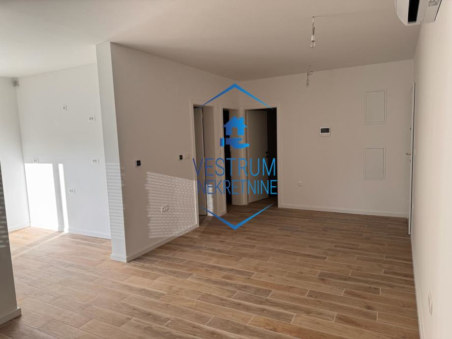 trogir-centar-useljiv-dvosoban-stan-slika-225756708