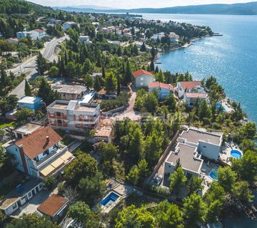 Starigrad, Prekrasna kuća s vlastitim prilazom do mora i garažom 295m2 - cover