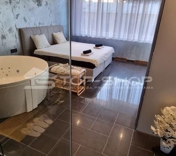 Centar,Cvjetni trg -luksuzan namješten  stan površine  40 m2 - cover