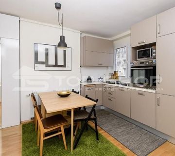 Martićeva, moderan trosobni stan s balkonom, 50 m2 - cover