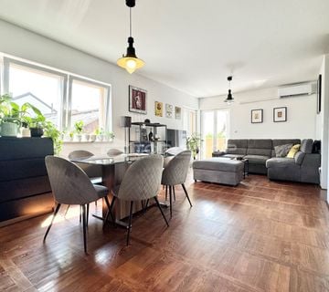 Bijenik. Prekrasan četverosoban stan s dva balkona i VPM, 95m2 - cover