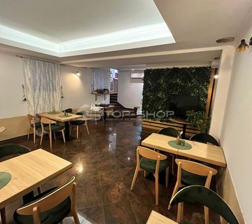 Poreč, Prekrasan poslovni prostor s terasom i pogledom na more, 82 m2 - cover