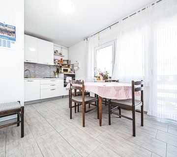 Gračani, Prekrasna obiteljska kuća na TOP lokaciji s dvije garaže 267m2 - cover