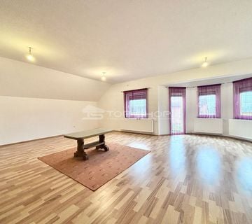 RUGVICA, odlična  kuća površine 600+100 m2 idealna za starački dom - cover