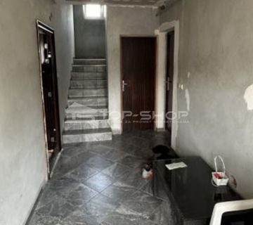 Brestje, kuća s 2 stana ukupne površine 250m2, prilika za investiciju - cover
