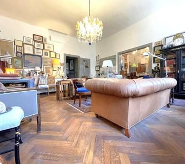 PRILIKA:Centar-Kačićeva, Novouređeni četverosoban građanski stan,110m2 - cover