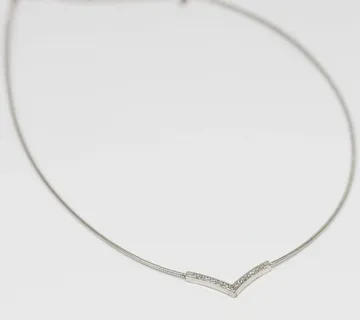 Srebrna ogrlica Lainey - cover