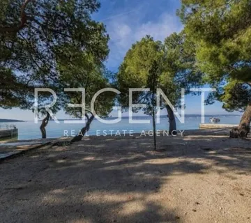 Kaštela - Dvosoban stan s lođom i pogledom na more 68m² - cover