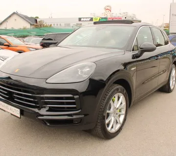 Porsche Cayenne 3.0 V6 E-Hybrid *PANORAMA, LED, NAVIGACIJA* - cover