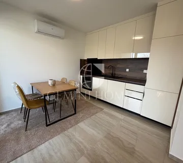 Moderan trosoban stan s 2 parkirna mjesta, Sesvete - BEZ PROVIZIJE - cover