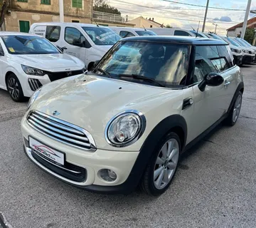 MINI Cooper 1.6i - 130000km - 2012 - SERVISNA - GARANCIJA - REG 1 GOD - cover