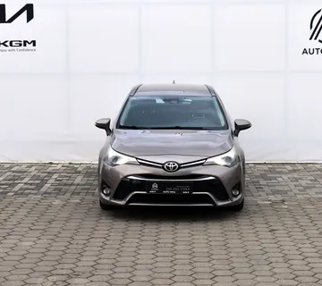 Toyota Avensis Wagon 1.6 D *SERVISNA, MALO KILOMETARA, JAMSTVO* - cover