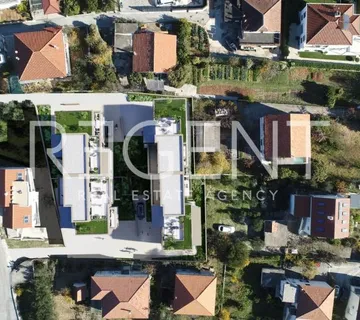 Trogir – Trosoban stan s balkonom 79 m2 novogradnja - cover