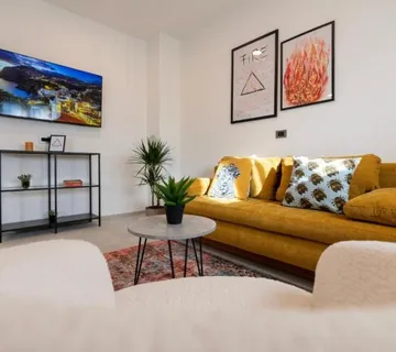 POREČ OKOLICA- STAN NA DRUGOM KATU PRODAJE SE (prodaja) - cover