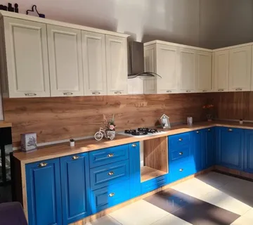 Kuhinja sa lakiranim frontama od mdf-a sa ukladom - cover