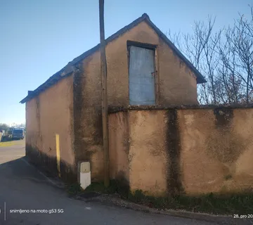 Kuća za adaptaciju - cover