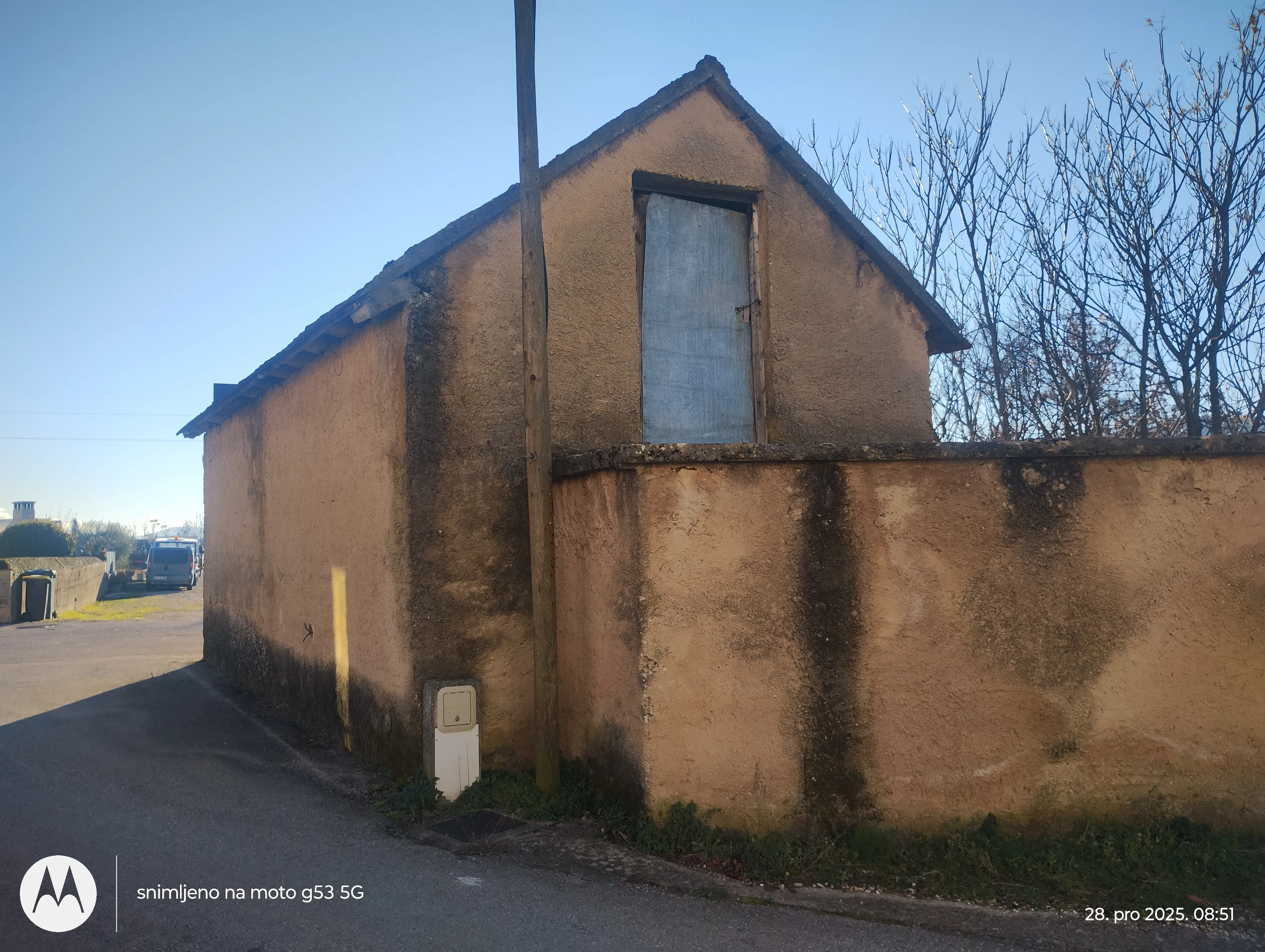 Kuća za adaptaciju - cover