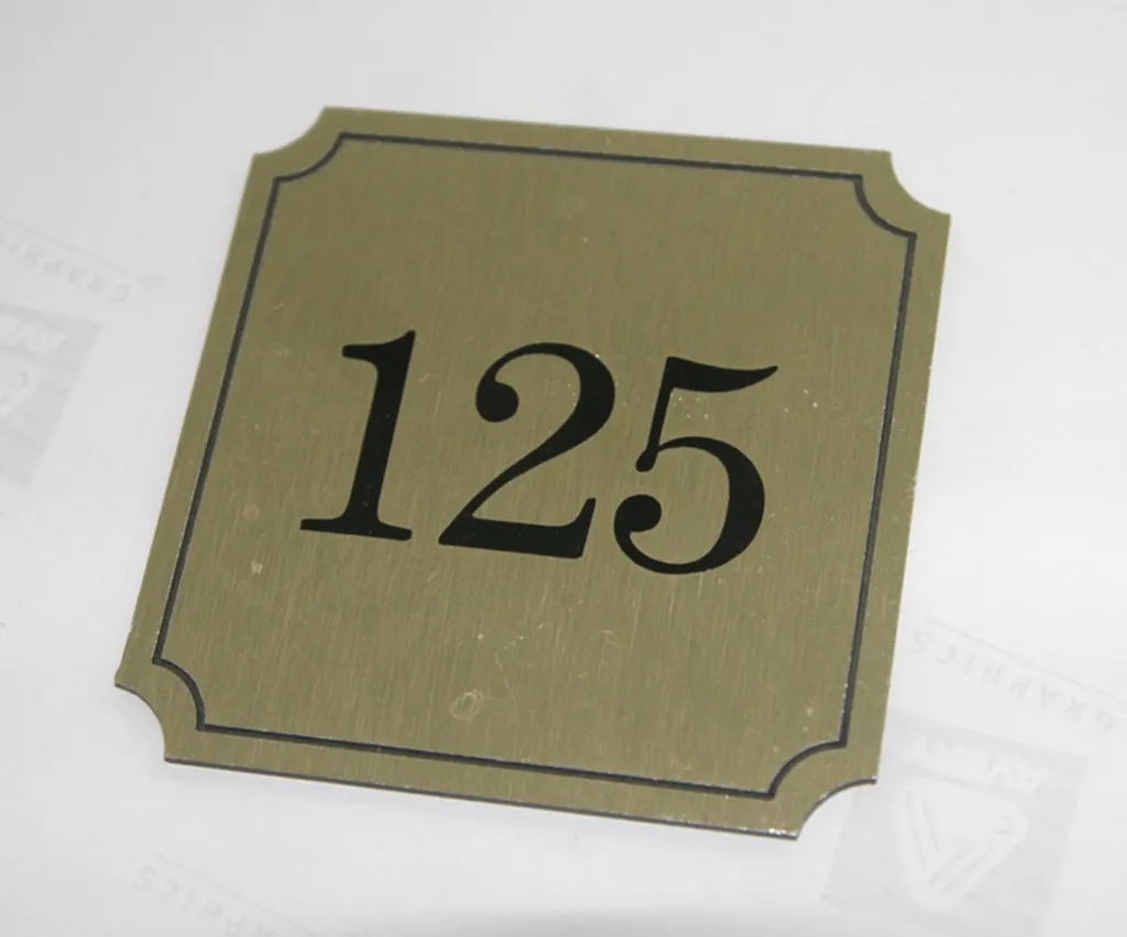 Izrada reklama - Graviranje i rezanje - cover